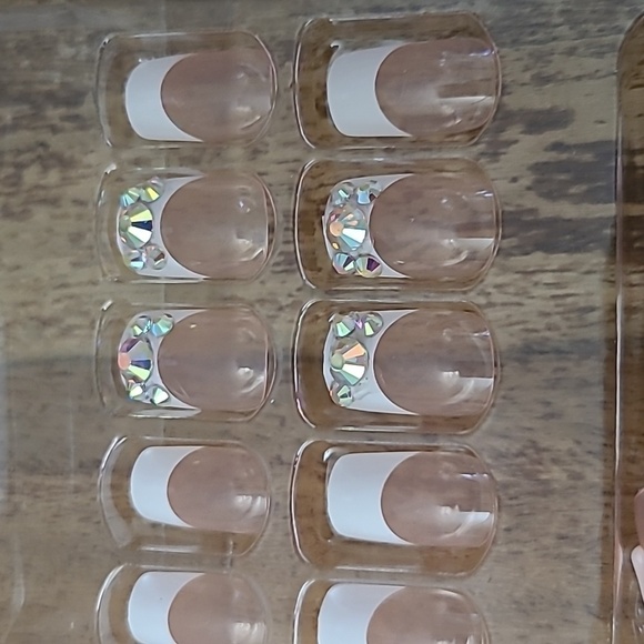 Rhinestone French Manicure Press On Nails - Picture 10 of 10